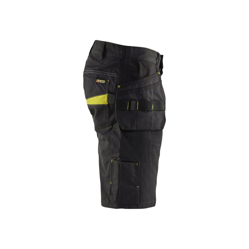 Service short met spijkerzakken