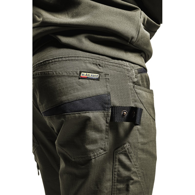 Service short