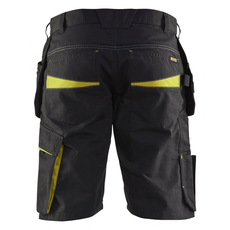 Service short met spijkerzakken