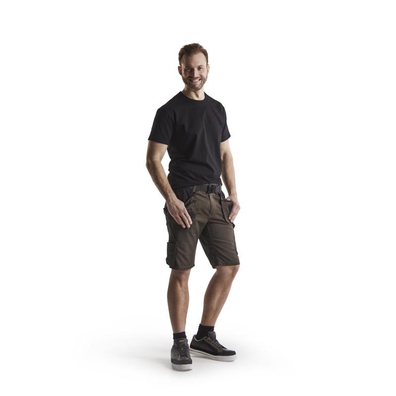 Service short met spijkerzakken