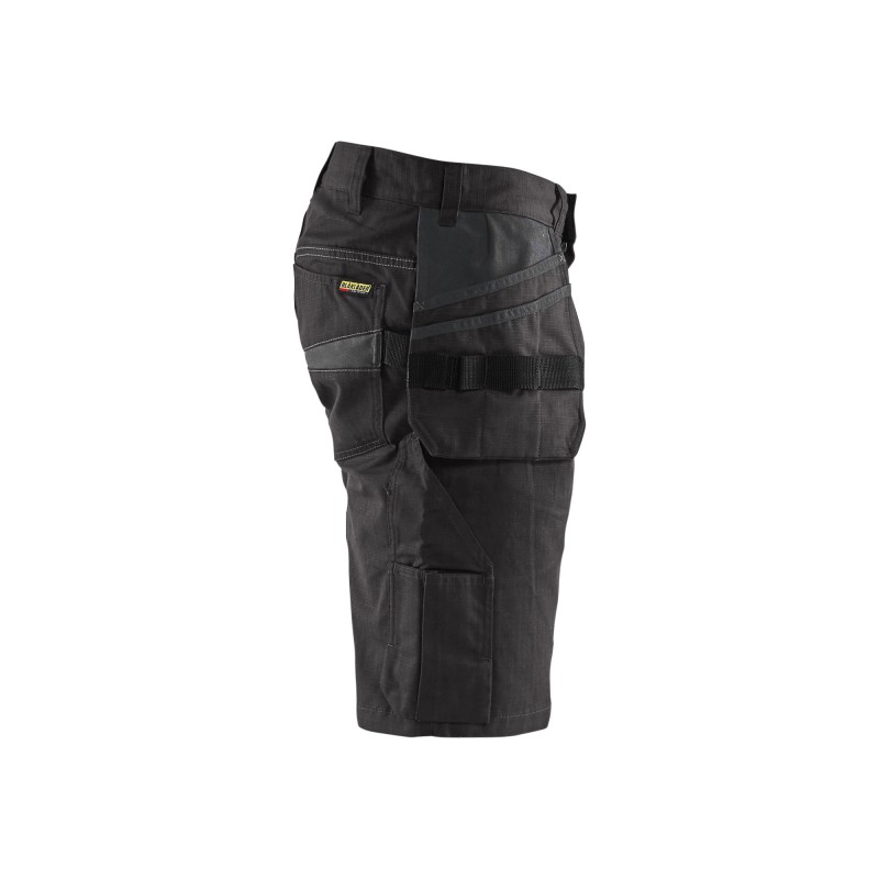 Service short met spijkerzakken