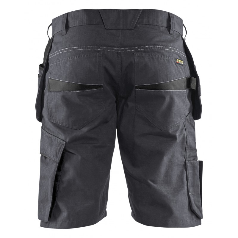 Service short met spijkerzakken